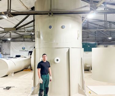 ГРИНЛОС КНС вертикальная из полипропилена диаметр 2500 мм, высота 4500 мм